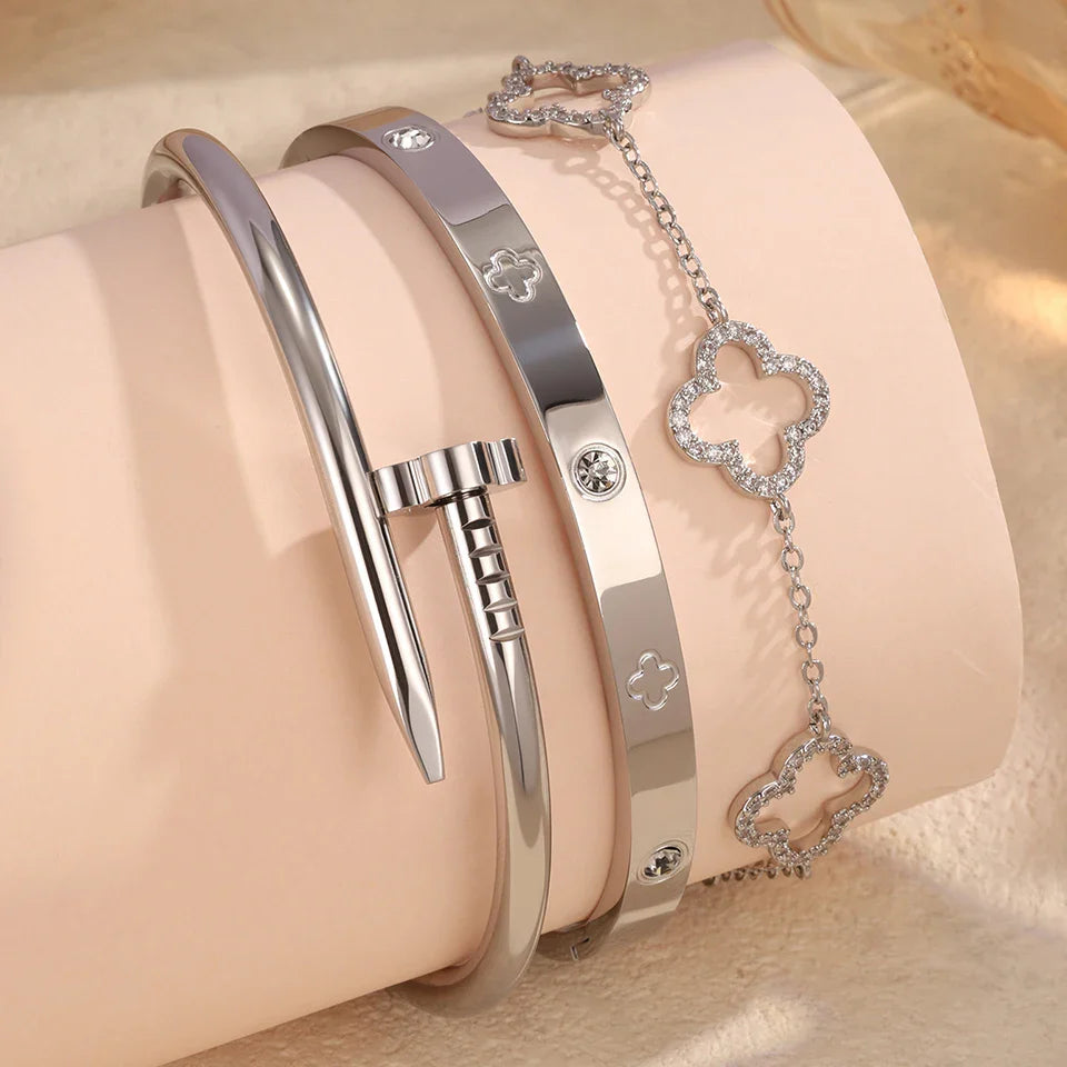 Elegant Flower Charm Bracelet
